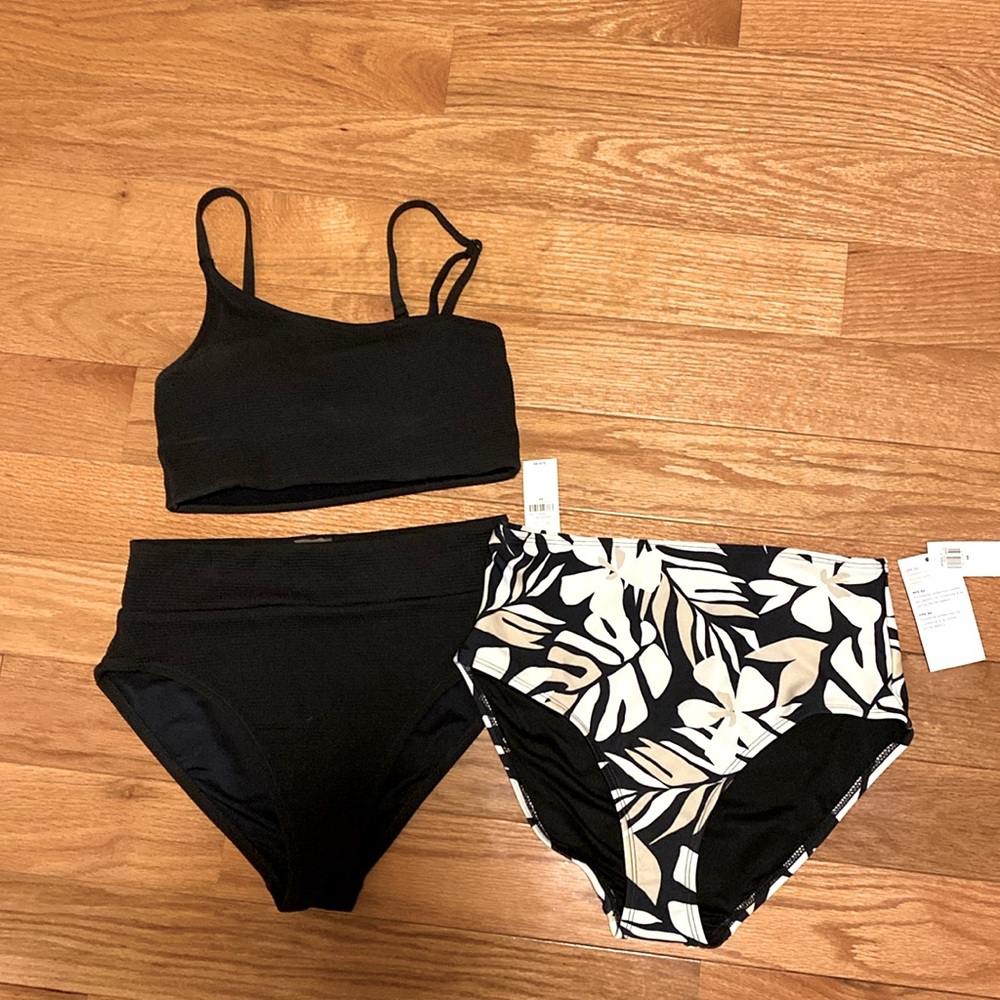 Swim top with 2 bottoms